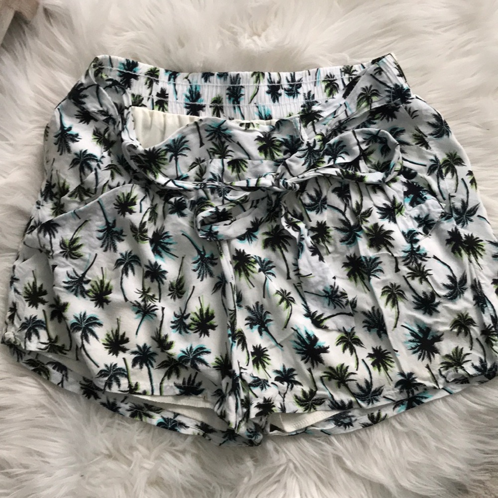 🌴 Palm Tree Flowy Tie Shorts